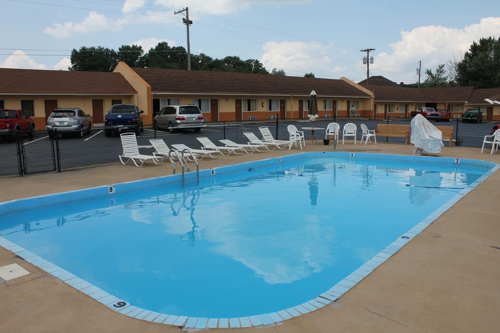 Andrew Johnson Inn Greeneville Exterior photo